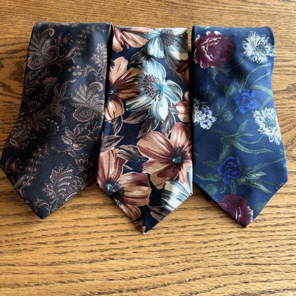 Harve' Benard Ties Lot of 3 Vtg Floral Patterns Pure Silk Black blue Rose Maroon - Picture 1 of 9